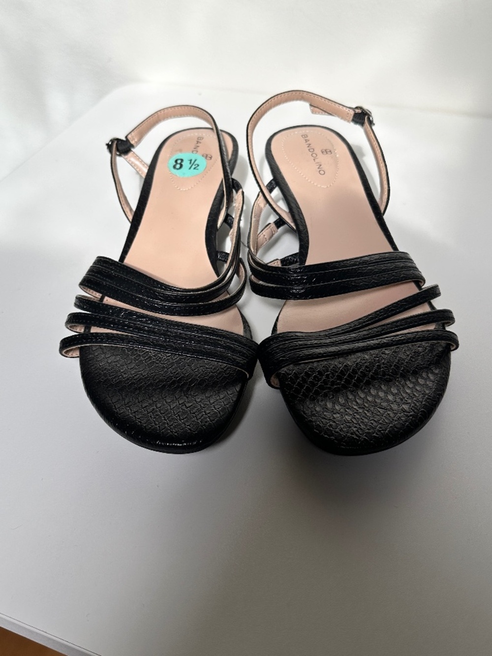 Bandolino Sandals Black Low Heel Strappy Textured Material Size 8.5